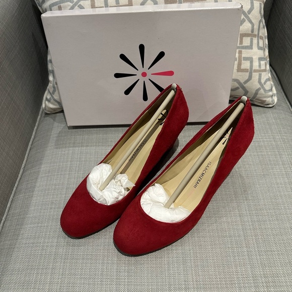 *HOST PICK* New ladies red suede wedge heel shoes. Never worn - Picture 6 of 12